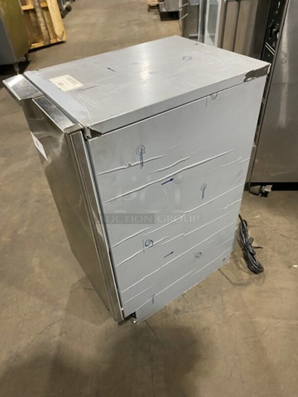 COOL! Hoshizaki Commercial Ice Maker Machine! Stainless Steel Body! Model: C101BAHAD SN: G14906G 115/120V 60HZ 1 Phase - Image 3 of 8