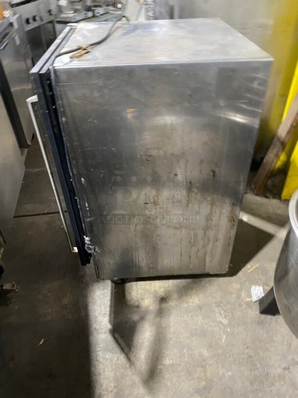 Perlick Commercial Undercounter Single Door Reach In Cooler! Solid Stainless Steel! On Casters! Model: HC24RS SN: 690652 115V 60HZ 1 Phase - Image 2 of 8