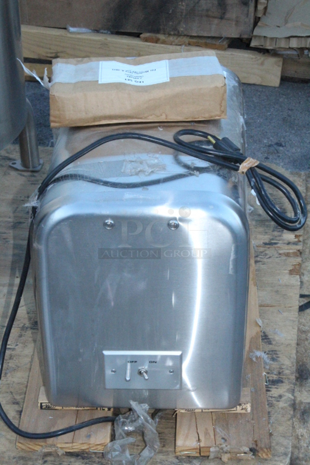 BRAND NEW SCRATCH & DENT! Hobart 4822-34 #22 Meat Grinder / Chopper 120V - 1 1/2 hp. Front of the unit is dented. S/N:31-1667-376 12-13/16x29-7/8x23-1/4 - Image 2 of 8