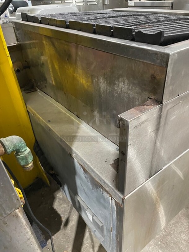 Sweet! Jade Range Heavy Duty Commercial Natural Gas Powered Char Broiler! On Jade Refrigeration Commercial 2 Drawer Refrigerated Chef Base! All Stainless Steel! 115V 1 Phase! - Image 4 of 10