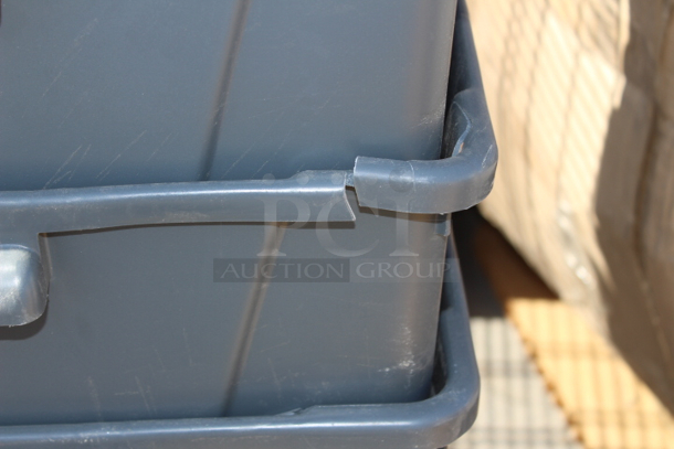 BRAND NEW SCRATCH & DENT! Set of 4 Carlisle 34393523 Gray 35 Gallon Square Polyethylene Centurian Waste Container With Handles. 4x Your Bid - Image 3 of 6