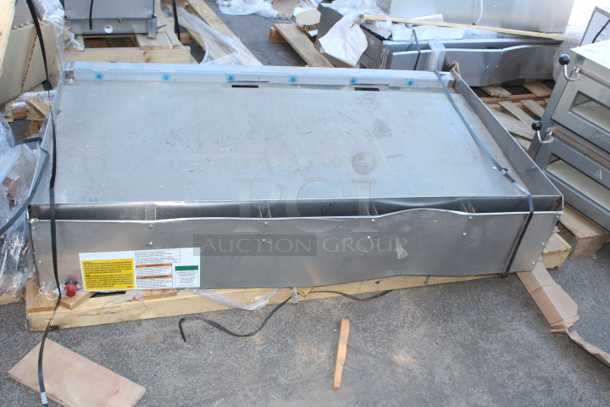 BRAND NEW SCRATCH & DENT! Vulcan MSA60-30 60" Countertop Natural Gas Deep Griddle with Snap-Action Thermostatic Controls - 135,000 BTU SERIAL# 650242061. Unit has all legs and pans. Back is dented.  - Image 6 of 6