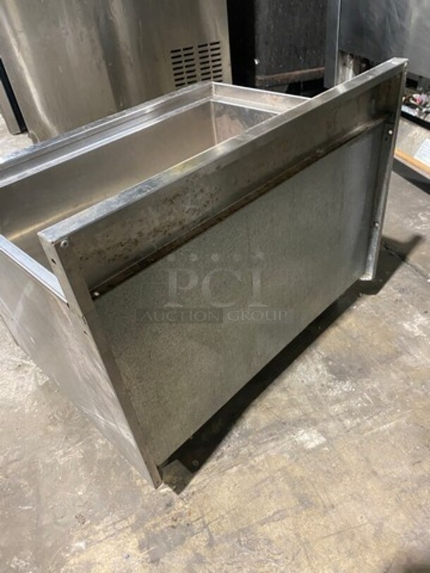 Krowne All Stainless Steel Ice Bin! On Legs! MODEL 1824 SN:08030006015 - Image 3 of 7