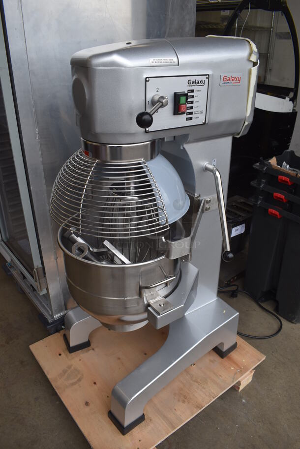 BRAND NEW SCRATCH AND DENT! Galaxy 177GMIX30 Metal Commercial Floor Style 30 Quart Planetary Dough Mixer w/ Stainless Steel Mixing Bowl, Bowl Guard, Dough Hook, Balloon Whisk and Paddle Attachments. 110 Volts, 1 Phase. 20x26x48. Tested and Working!