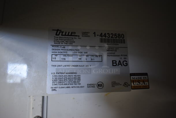 True T-49 Stainless Steel Commercial 2 Door Reach In Cooler w/ Poly Coated Racks on Commercial Casters. 115 Volts, 1 Phase. Tested and Powers On But Does Not Get Cold - Image 4 of 5