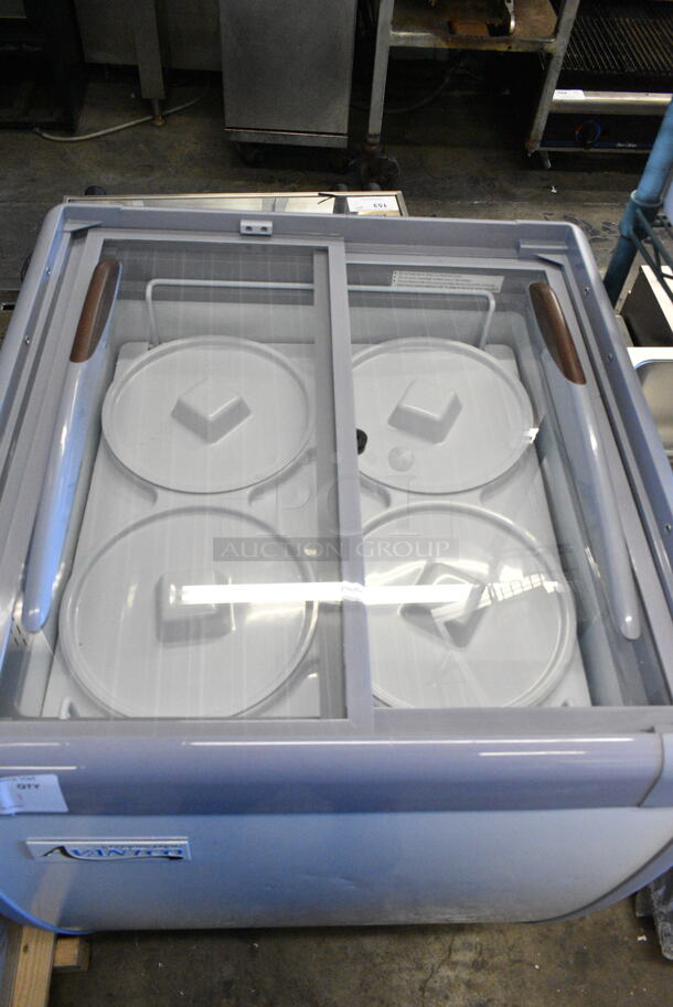 BRAND NEW SCRATCH AND DENT! Avantco 360ADC4N Commercial 26" Ice Cream Dipping Cabinet on Commercial Casters. 115 Volts, 1 Phase. Tested and Working! - Image 4 of 9
