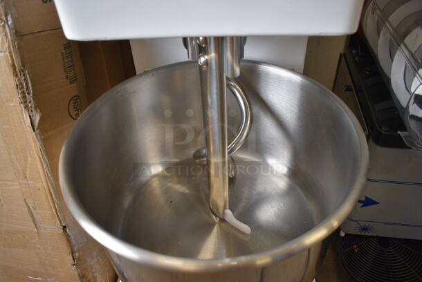 BRAND NEW! Estella Model 348SM20 Metal Commercial Countertop 21 Quart Spiral Dough Mixer w/ Stainless Steel Mixing Bowl, Bowl Guard and Dough Hook Attachment. 120 Volts, 1 Phase. 15x26x34. Tested and Working! - Image 3 of 6