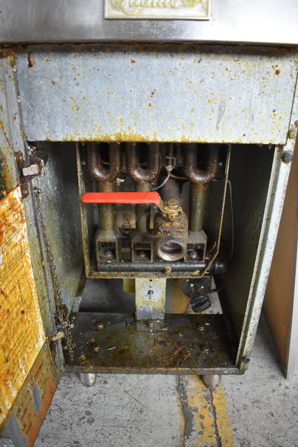 2012 Qualite Model QL-9/NG Stainless Steel Commercial Floor Style Natural Gas Powered Deep Fat Fryer w/ 2 Metal Fry Baskets. 90,000 BTU. 15.5x30.5x45 - Image 5 of 6