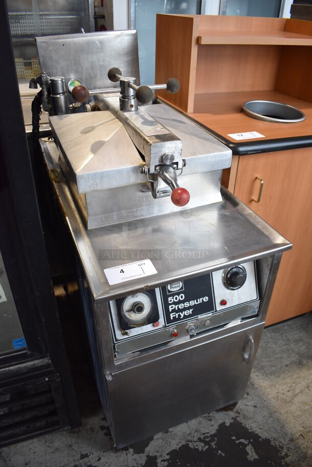 Henny Penny 500 Stainless Steel Commercial Electric Powered Floor Style Pressure Fryer on Commercial Casters. 208 Volts, 3 Phase. 18x38x46 - Image 3 of 9