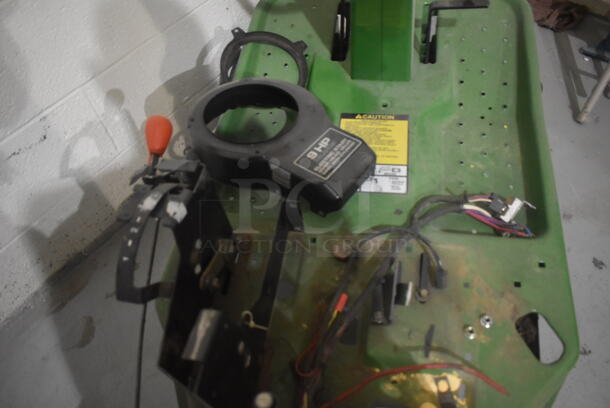 John Deere RX75 Green Metal Riding Lawn Mower. For Parts. BUYER MUST REMOVE. - Image 5 of 7