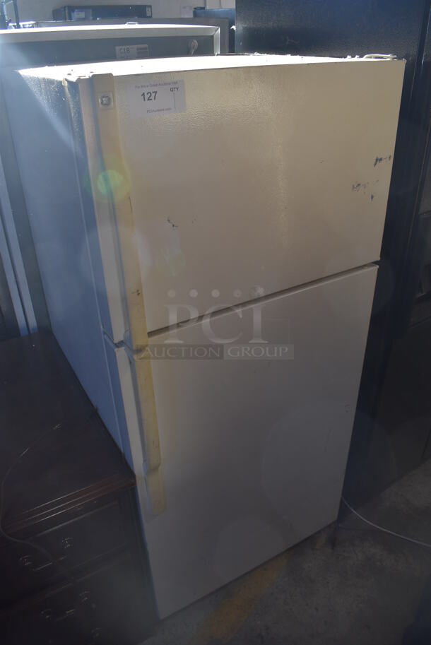 General Electric GTS15BCRFRCC Metal Cooler Freezer Combo Unit. 110-127 Volts, 1 Phase. 28x29x62. Tested and Working! - Image 2 of 7