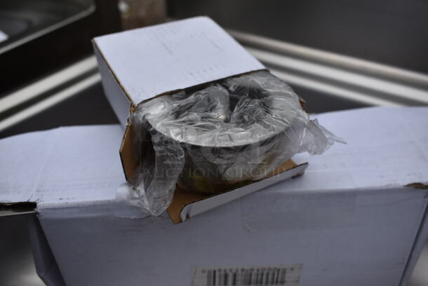 BRAND NEW SCRATCH AND DENT! Regency 600HS17 Stainless Steel Commercial Single Bay Wall Mount Sink w/ Faucet and Wall Mount. - Image 5 of 6