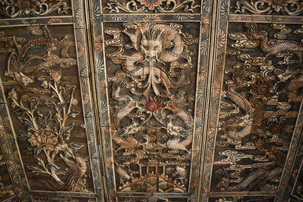 EXTREMELY RARE! ANTIQUE! Authentic 100+ Year Old Hand Carved Solid Ivory Decorative Screen w/ Dragon Motif. - Image 8 of 11