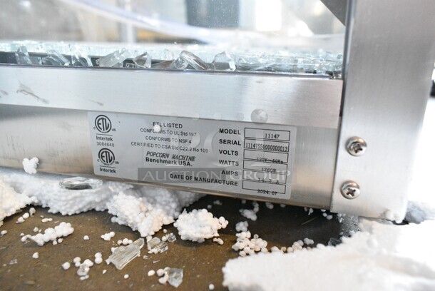 BRAND NEW SCRATCH AND DENT! 2024 Benchmark USA 11147 Silver Screen 14 oz. Stainless Steel Popcorn Machine. 120 Volts, 1 Phase. Tested and Working! - Image 9 of 9