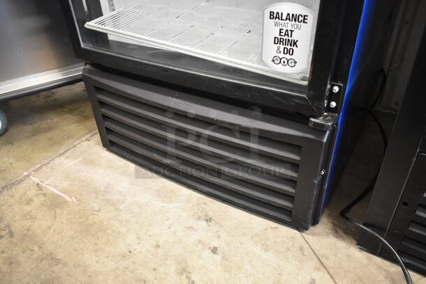QBD CD26-HC Metal Commercial Single Door Reach In Cooler Merchandiser w/ Poly Coated Racks and Drink Sliders. 115 Volts, 1 Phase. Tested and Working! - Image 4 of 6