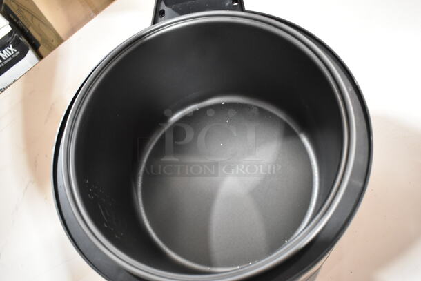Hamilton Beach 37580 Stainless Steel Countertop Electric Rice Cooker. 120 Volts, 1 Phase. Tested and Working! - Image 5 of 6