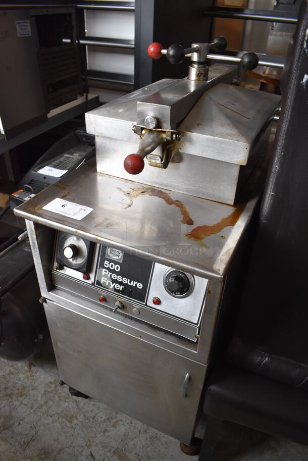 Henny Penny 500 Stainless Steel Commercial Electric Powered Floor Style Pressure Fryer on Commercial Casters. 208 Volts, 3 Phase. 18x38x46 - Image 2 of 10