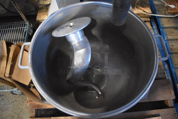 REFURBISHED! Hobart P 660 Metal Commercial Floor Style 60 Quart Planetary Dough Mixer w/ Stainless Steel Mixing Bowl and Dough Hook Attachment. 240 Volts, 1 Phase. Unit Has Been Professionally Refurbished! 28x40x56 - Image 5 of 10