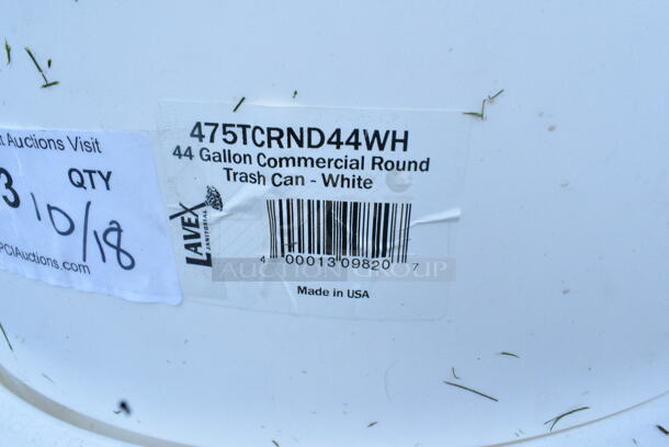 3 BRAND NEW SCRATCH AND DENT! Lavex 475TCRND44WH 44 Gallon White Round Commercial Trash Can w/ 3 Lavex 475TCLD44WH 44 Gallon White Round Commercial Trash Can Lid. 3 Times Your Bid!  - Image 8 of 8
