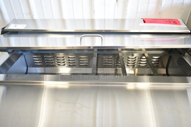 BRAND NEW SCRATCH AND DENT! 2022 Avantco 178SSPT48HC Stainless Steel Commercial 46 3/4" 2 Door Refrigerated Sandwich Prep Table Bain Marie Mega Top on Commercial Casters. 115 Volts, 1 Phase. Tested and Working! - Image 5 of 9