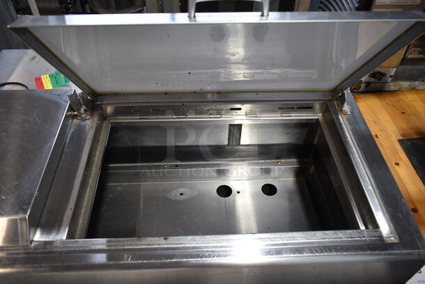 Everest EPPR2 Stainless Steel Commercial Pizza Prep Table w/ Oversized Stone Cutting Board on Commercial Casters. 115 Volts, 1 Phase. Tested and Working! - Image 4 of 8