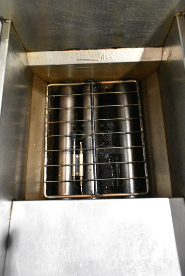 Avantco F3-P Stainless Steel Commercial Floor Style Propane Gas Powered Deep Fat Fryer. 90,000 BTU.  - Image 3 of 5
