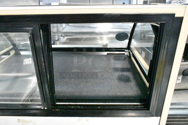 Structural Concepts HOU3852R Metal Commercial Grab N Go Merchandiser Display Case w/ Top Display Case. Front Glass Pane Does Not Stay Up. 120 Volts, 1 Phase. Tested and Working! - Image 4 of 7