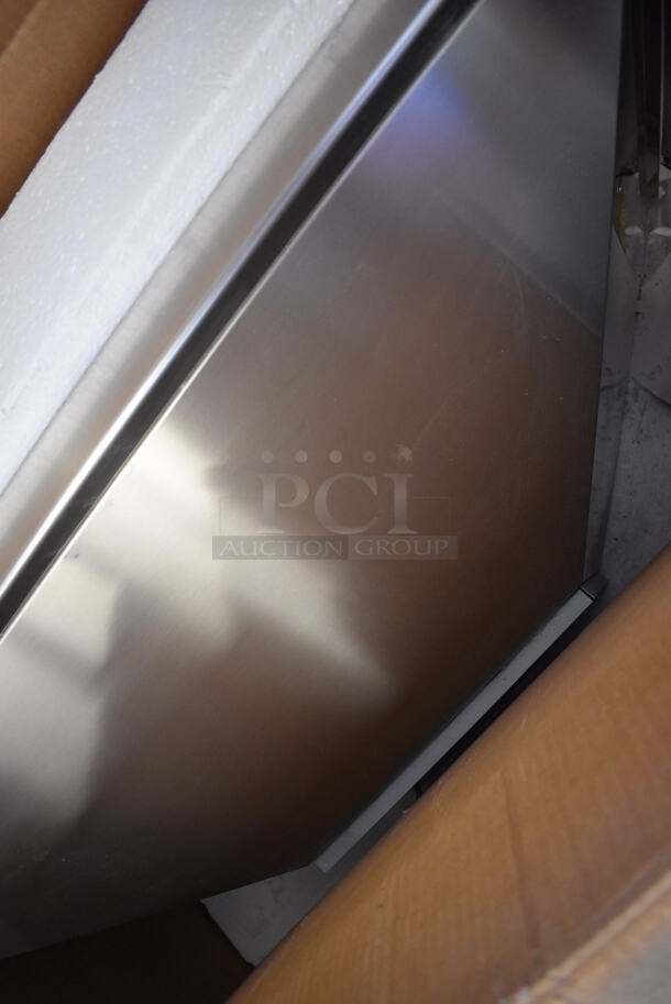 BRAND NEW SCRATCH AND DENT! Zephyr Venezia ZVE-E42S Stainless Steel 42 Inch 700 CFM Wall Mount Range Hood. Stock Picture Used For Gallery Picture. - Image 8 of 12