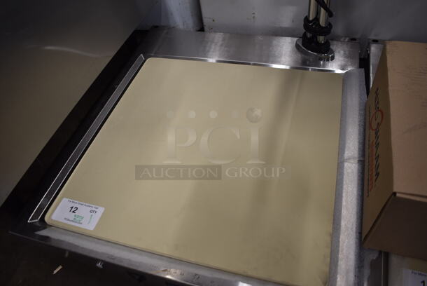 BRAND NEW! Alto-Shaam CS-200S Heated Dual Lamp Carving Station with Sneeze Guard and Box of New Bulbs - 120V. Tested and Working! - Image 6 of 8
