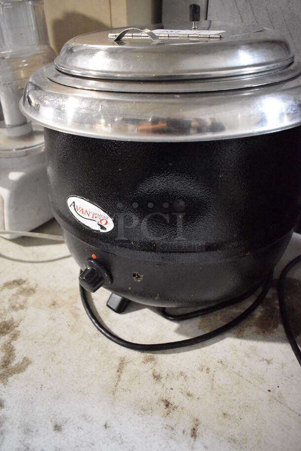 Avantco 177S600 Stainless Steel Commercial Countertop Soup Kettle Food Warmer. 110 Volts, 1 Phase. 17x17x15. Tested and Working! - Image 3 of 8
