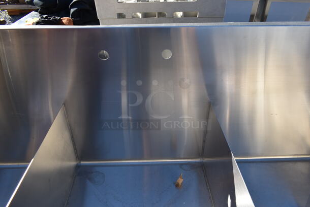 BRAND NEW SCRATCH AND DENT! Stainless Steel Commercial 3 Bay Sink. Bays 20.5x24 - Image 5 of 5