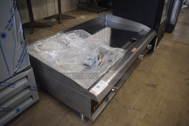 BRAND NEW SCRATCH AND DENT! CPG 48" 351GTUCPG48N Ultra Series Chrome Top Countertop Natural Gas Powered Griddle w/ Regulator. 120,000 BTU - Image 2 of 7