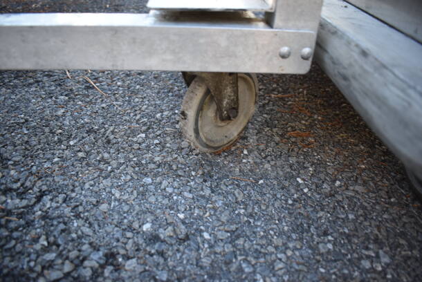 Metal Commercial Pan Transport Rack on Commercial Casters. 31.5x24x64 - Image 4 of 4