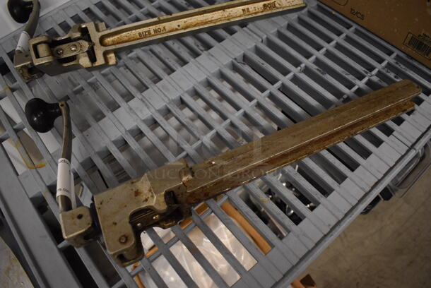 Edlund Type 1 Metal Commercial Can Opener. 3x11x19 - Image 1 of 3