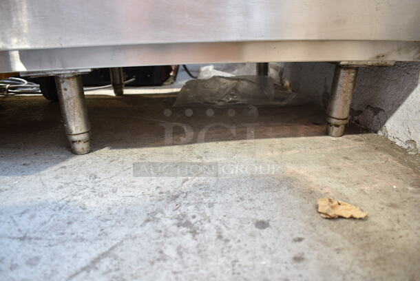 Alto Shaam 767-SK Stainless Steel Commercial Heated Holding Cabinet. 208-240 Volts, 1 Phase.  - Image 2 of 5