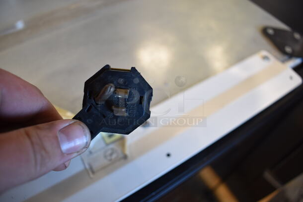 LIKE NEW! Sub Zero 424G/0-2 Metal Mini Wine Chiller Merchandiser. 115 Volts, 1 Phase. Unit Has Only Been Used a Few Times! Tested and Working! - Image 6 of 6