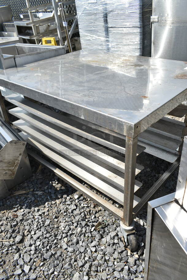 Metal Equipment Stand on Commercial Casters.  - Image 4 of 4