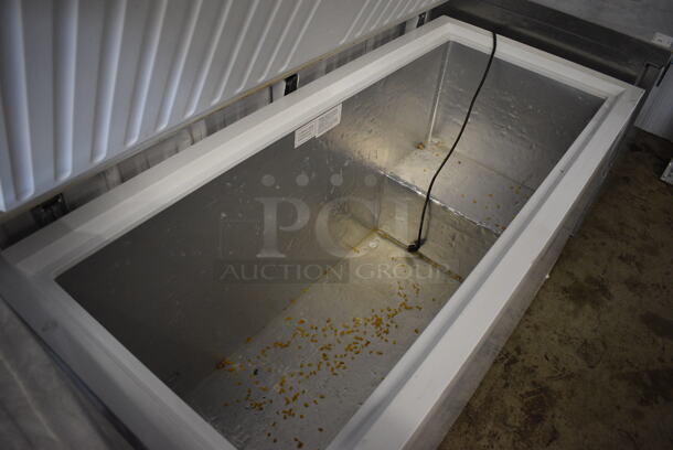 Galaxy Model 177CF16HC Metal Chest Freezer. 115 Volts, 1 Phase. 60x28x33. Tested and Working! - Image 4 of 5