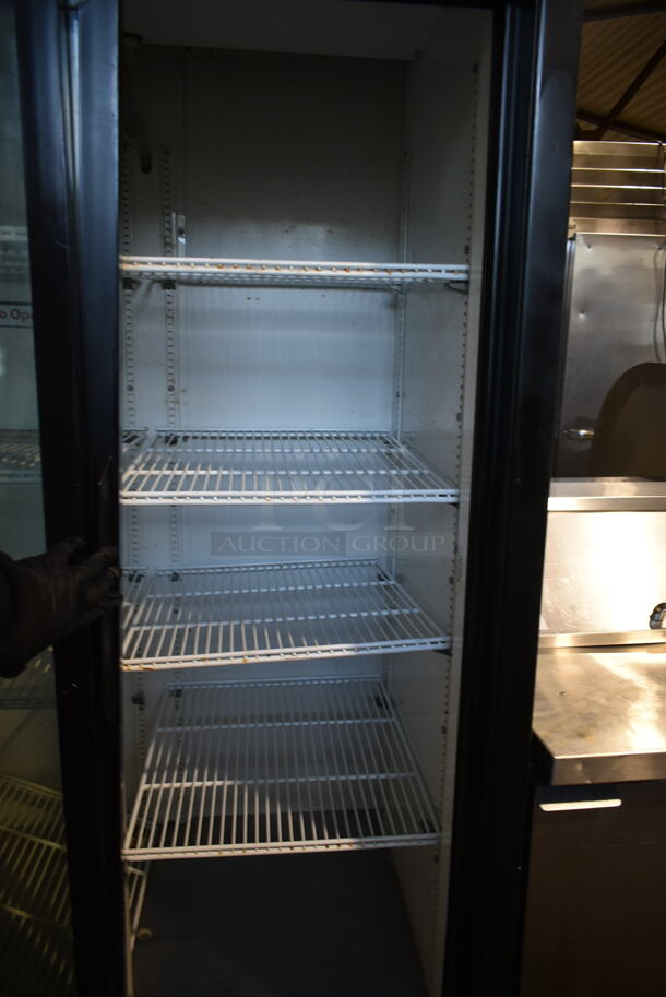 True GDM-33 Metal Commercial 2 Door Reach In Cooler Merchandiser w/ Poly Coated Racks. 115 Volts, 1 Phase. Tested and Working! - Image 8 of 8
