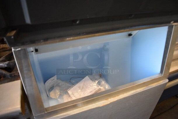 Metal Commercial Ice Bin. 30.5x33x46. - Image 3 of 5