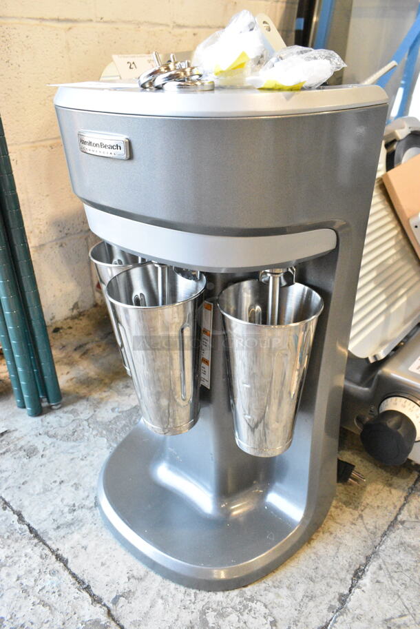 BRAND NEW SCRATCH AND DENT! Hamilton Beach HMD400R Metal Commercial Countertop Triple Spindle Drink Mixer. 120 Volts, 1 Phase. Tested and Working! - Image 4 of 10