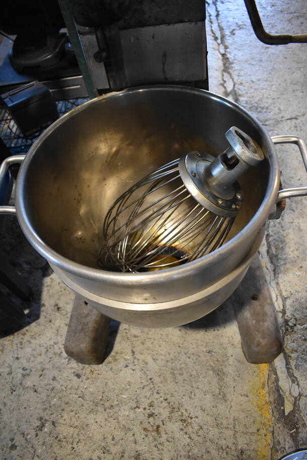 Hobart D-300 Metal Commercial Countertop 30 Quart Planetary Dough Mixer w/ Stainless Steel Mixing Bowl and Whisk Attachment. 220 Volts, 3 Phase. 23x23x45 - Image 6 of 6