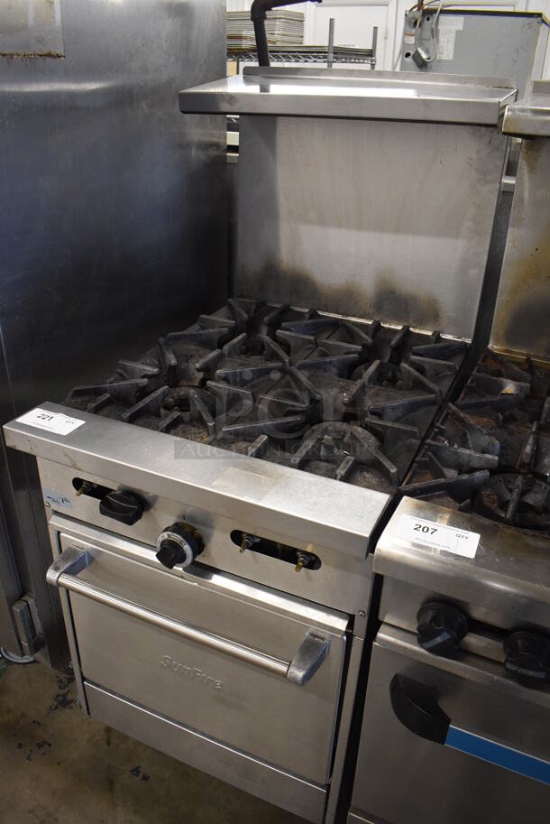 Garland SunFire X24-4L Stainless Steel Commercial Natural Gas Powered 4 Burner Range w/ Oven, Over Shelf and Back Splash. 23.5x35x57 - Image 2 of 8