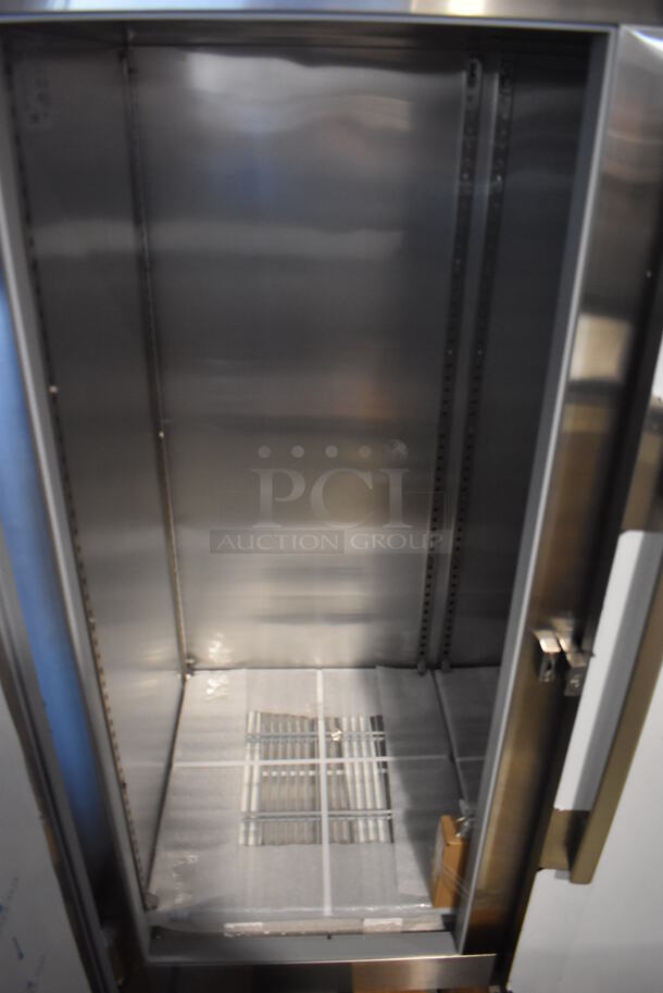 LIKE NEW! 2012 Victory RA-2D-S1 Stainless Steel Commercial 2 Door Reach In Cooler. 115 Volts, 1 Phase. Unit Has Only Been Used a Few Times! Tested and Working! - Image 4 of 6