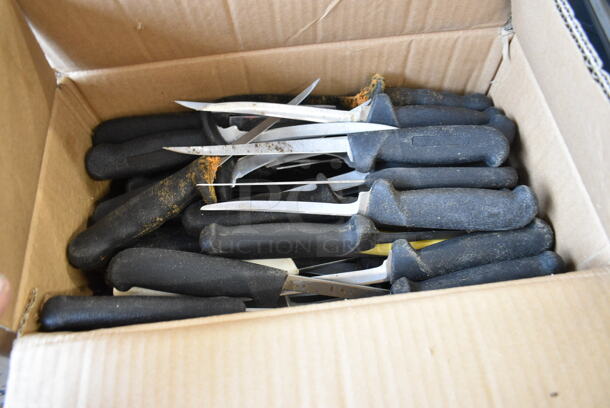 40 SHARPENED Stainless Steel Knives Including Fillet Knives. 40 Times Your Bid!  - Image 1 of 5