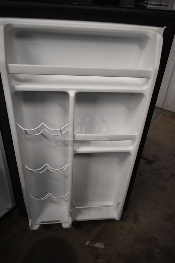 Galanz GL35BK Metal Mini Cooler. 115 Volts, 1 Phase. Tested and Working! - Image 3 of 5