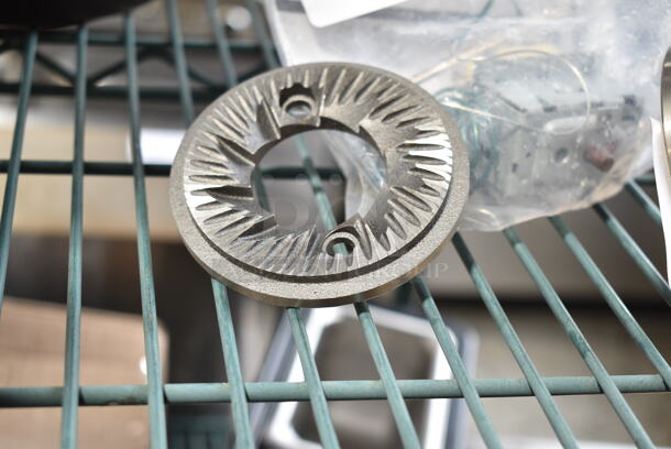 BRAND NEW SCRATCH AND DENT! 952M234821 Moffat M234821 Overtemp Thermostat 355c-20 and Burrs - Image 3 of 5