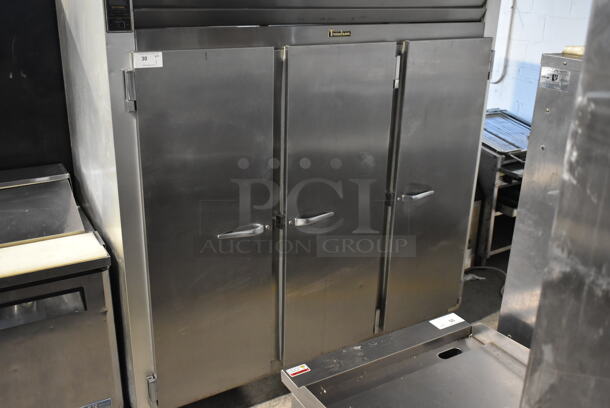 Traulsen GHT 3 32 NUT Stainless Steel Commercial 3 Door Reach In Cooler on Commercial Casters. 115 Volts, 1 Phase. Tested and Working! - Image 3 of 9