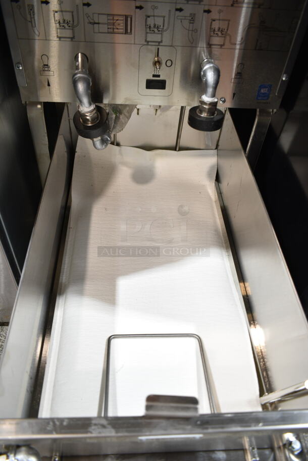 BRAND NEW SCRATCH AND DENT! 2024 Pitco Frialator P14 Stainless Steel Commercial Portable Fryer Oil Filter Machine. 120 Volts, 1 Phase.  - Image 4 of 8