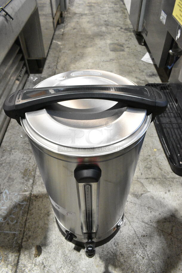 BRAND NEW SCRATCH AND DENT! Avantco 177WB29L 7.6 Gallon 196 Cup (29 Liter) Water Boiler. 120 Volts, 1 Phase.  - Image 5 of 7